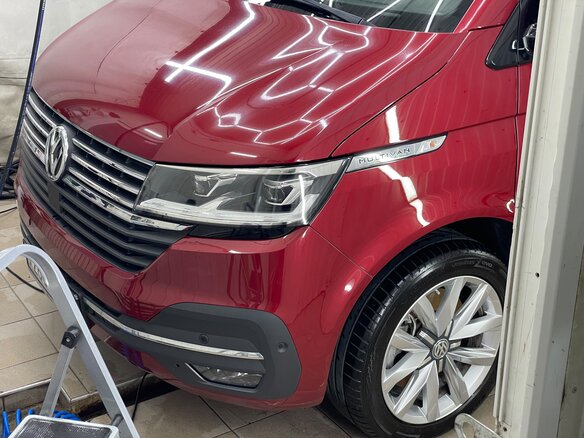 2019 Volkswagen Multivan T6 Рестайлинг, красный, 5250000 рублей - вид 20