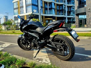 2021 Bajaj Dominar 400, чёрный, 370000 рублей, вид 1