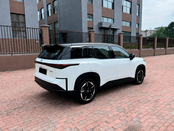 2026 Toyota bZ3X 50 kWh, белый, 1999000 рублей - вид 5