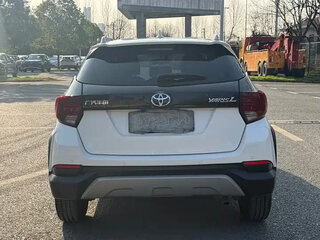 2022 Toyota Yaris L XP150 Рестайлинг, белый, 1170004 рублей, вид 4