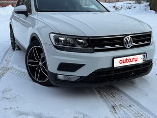 2017 Volkswagen Tiguan II, белый, 2000000 рублей, вид 3