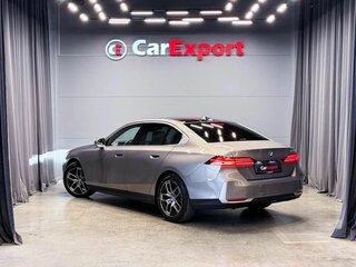 2024 BMW 5 серии 520i VIII (G60/G61/G68), серый, 6200000 рублей, вид 3