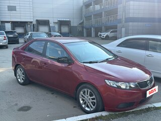 2010 Kia Cerato 6-speed II, красный, 500000 рублей, вид 2