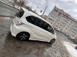 2012 Honda Freed I Рестайлинг, белый, 1160000 рублей, вид 4
