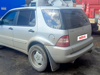 2000 Mercedes-Benz M-Класс AMG 55 AMG I (W163), серый, 800000 рублей, вид 4