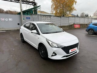 2021 Hyundai Solaris II Рестайлинг, белый, 1600000 рублей, вид 4