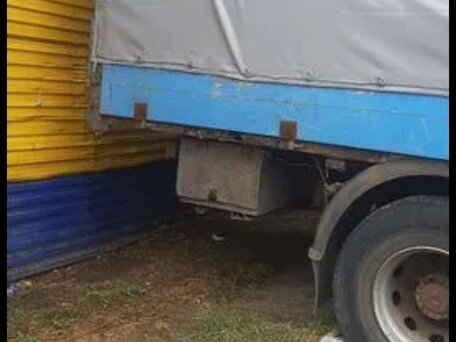 1996 Iveco EuroTech, синий, 1650000 рублей, вид 3