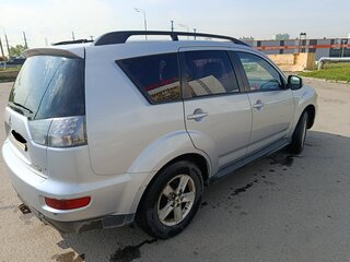 2010 Mitsubishi Outlander II Рестайлинг, серебристый, 710000 рублей, вид 4