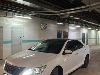 2013 Toyota Camry VII (XV50), белый, 1750000 рублей, вид 1
