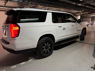 2021 Chevrolet Suburban XII, белый, 9000000 рублей, вид 2