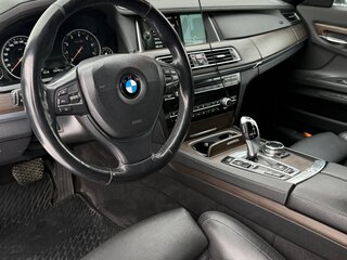 2013 BMW 7 серии Long 740Li xDrive V (F01/F02/F04) Рестайлинг, белый, 2490000 рублей, вид 4