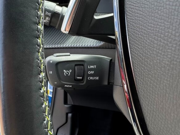 2022 Peugeot 2008 II, синий, 2650000 рублей - вид 24