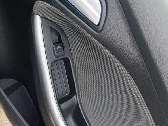 2013 Ford Focus III, чёрный, 490000 рублей - вид 7