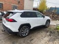 2021 Toyota RAV4 V (XA50), белый, 3650000 рублей - вид 1