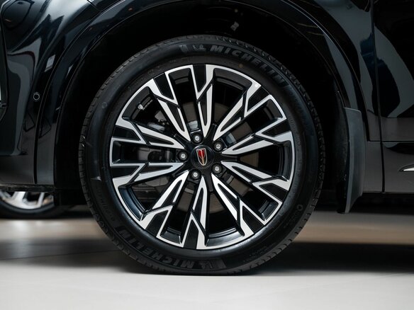 2025 Hongqi HS5 I Рестайлинг, чёрный, 6085712 рублей - вид 9