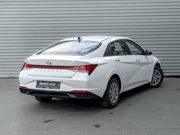 2022 Hyundai Elantra VII (CN7), белый, 1835000 рублей - вид 3