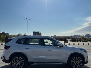 2024 BMW X1 Long 25Li xDrive III (U11/U12), белый, 5900000 рублей, вид 4