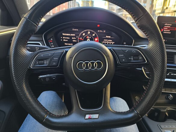 2019 Audi A4 V (B9), серый, 3400000 рублей - вид 2