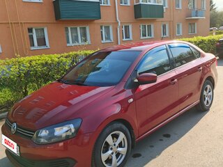 2013 Volkswagen Polo V, красный, 775000 рублей, вид 1