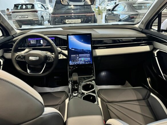 2026 Geely Atlas II, серебристый, 3449990 рублей - вид 8