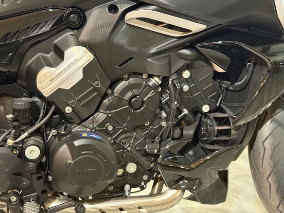 2025 Ducati Diavel V4, чёрный, 3300000 рублей - вид 25