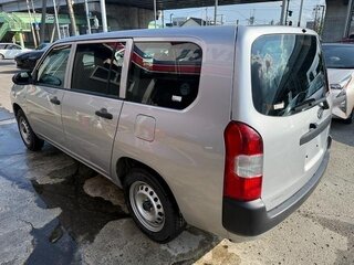 2023 Toyota Probox I Рестайлинг, серебристый, 1145000 рублей, вид 2