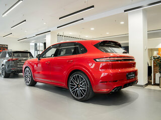 2025 Porsche Cayenne GTS III Рестайлинг, красный, 23700000 рублей, вид 3