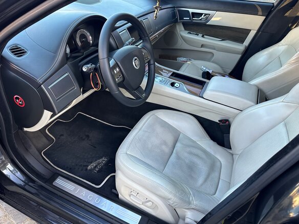 2010 Jaguar XFR I, серый, 2500000 рублей - вид 10