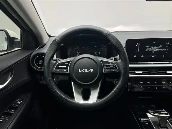 2023 Kia K3 II (China Market) Рестайлинг, белый, 1641255 рублей - вид 14