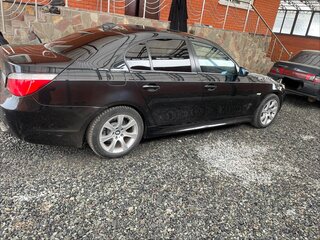 2005 BMW 5 серии 525i V (E60/E61), чёрный, 1200000 рублей, вид 3