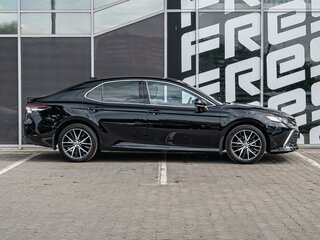 2021 Toyota Camry VIII (XV70) Рестайлинг, чёрный, 3070000 рублей, вид 5