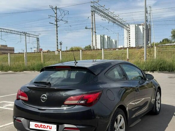 2013 Opel Astra GTC J Рестайлинг, чёрный, 1030000 рублей - вид 2
