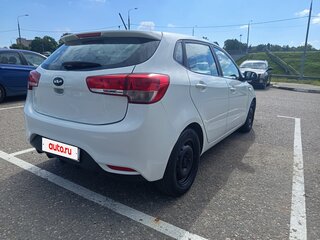 2016 Kia Rio III Рестайлинг, белый, 700000 рублей, вид 5