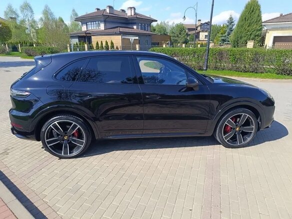 2019 Porsche Cayenne III, чёрный, 8650000 рублей - вид 2