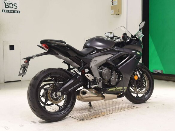 2024 Triumph Daytona 660, серый, 877000 рублей - вид 4