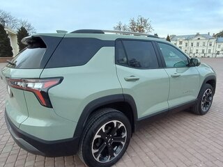 2024 Chevrolet Equinox IV, зелёный, 2350000 рублей, вид 3