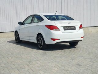 2016 Hyundai Solaris I Рестайлинг, белый, 845000 рублей, вид 4