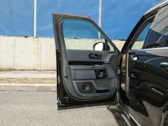 2026 Zeekr 9X 55 kWh (до 3.5 т), чёрный, 12670000 рублей - вид 23
