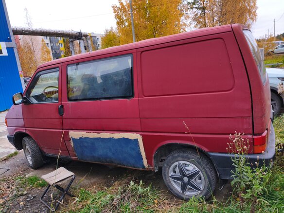 1993 Volkswagen Transporter T4, пурпурный, 400000 рублей - вид 1
