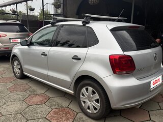 2010 Volkswagen Polo V, серебристый, 600000 рублей, вид 2