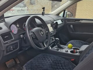 2017 Volkswagen Touareg II Рестайлинг, белый, 4000000 рублей, вид 3