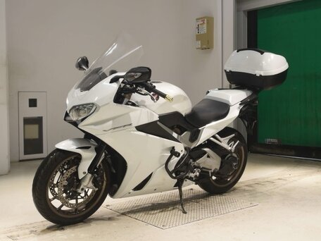 2016 Honda VFR 800, белый, 781000 рублей, вид 4
