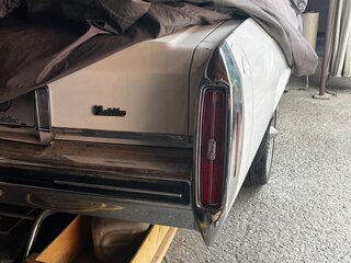 1982 Cadillac DeVille V, белый, 5000000 рублей, вид 4