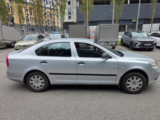 2010 Skoda Octavia II (A5) Рестайлинг, серебристый, 700000 рублей, вид 4