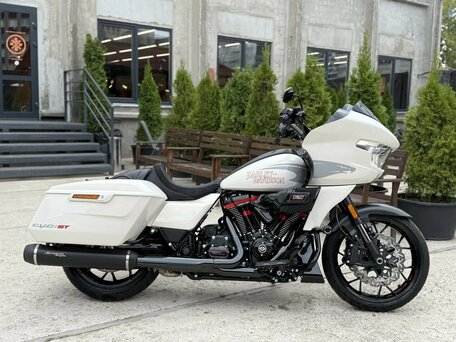 2024 Harley-Davidson CVO Road Glide ST, белый, 5750000 рублей, вид 3