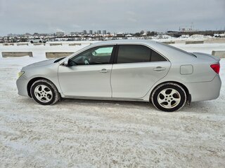 2012 Toyota Camry VII (XV50), серебристый, 1380000 рублей, вид 3