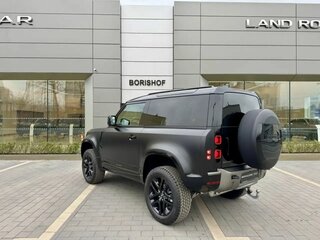 2023 Land Rover Defender 90 II, чёрный, 13700000 рублей, вид 3