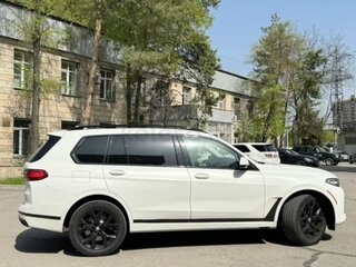2022 BMW X7 40i I (G07), белый, 8000000 рублей, вид 5