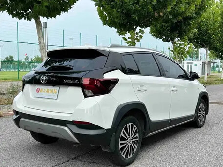 2022 Toyota Yaris L XP150 Рестайлинг, белый, 1330000 рублей, вид 5