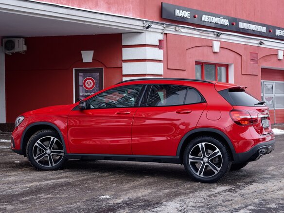 2017 Mercedes-Benz GLA 250 I (X156), красный - вид 3